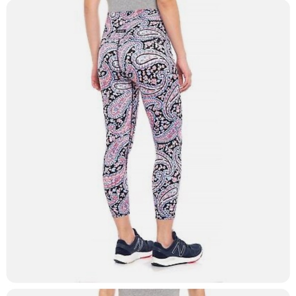 • K Deer • Women’s Yoga Legging Capri Crop Length Nantucket Paisley Medium - Picture 3 of 5